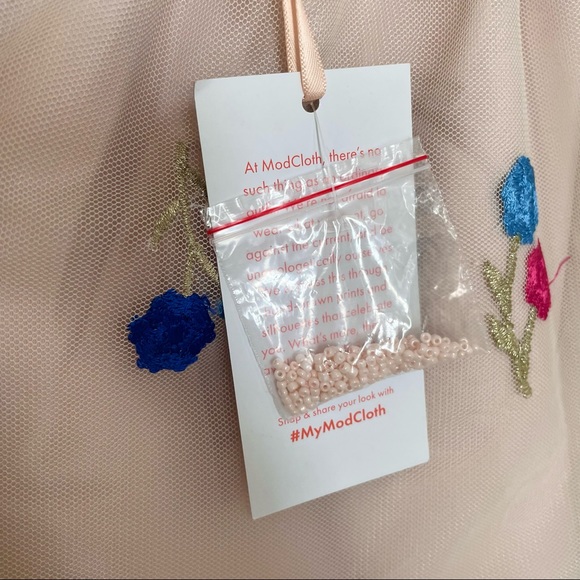 Modcloth Blush Embroidered Dress - Never Worn - Picture 8 of 9